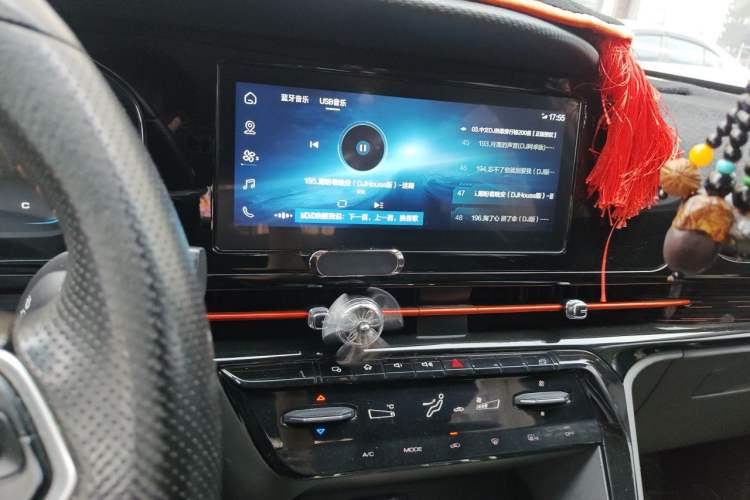 Used Baojun RC-6 2019 1.5T CVT 24-Hour Online Luxury Edition Audio And AC Panel