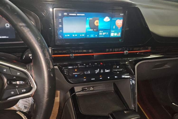 Used Baojun RC-6 2019 1.5T CVT 24-Hour Online Luxury Edition Audio And AC Panel