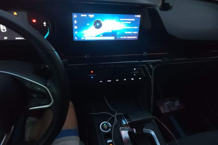 Used Baojun RC-6 2019 1.5T CVT 24-Hour Online Luxury Edition Audio And AC Panel