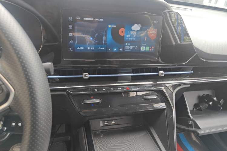 Used Baojun RC-6 2019 1.5T CVT Elite Version with 24-Hour Online Service Audio And AC Panel