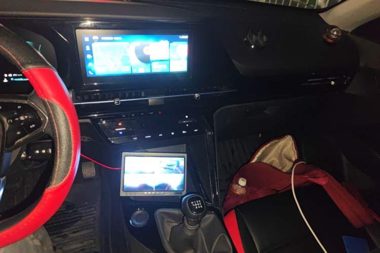 Used Baojun RC-6 2019 1.5T Manual Elite Version with 24-Hour Online Service Audio And AC Panel