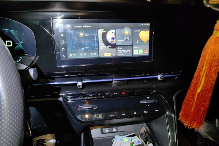 Used Baojun RC-6 2019 1.5T CVT Elite Version with 24-Hour Online Service Audio And AC Panel