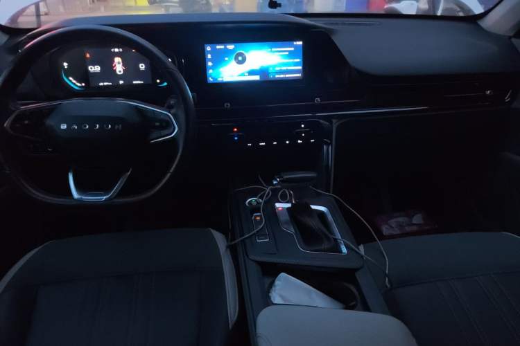 Used Baojun RC-6 2019 1.5T CVT 24-Hour Online Luxury Edition Center Console