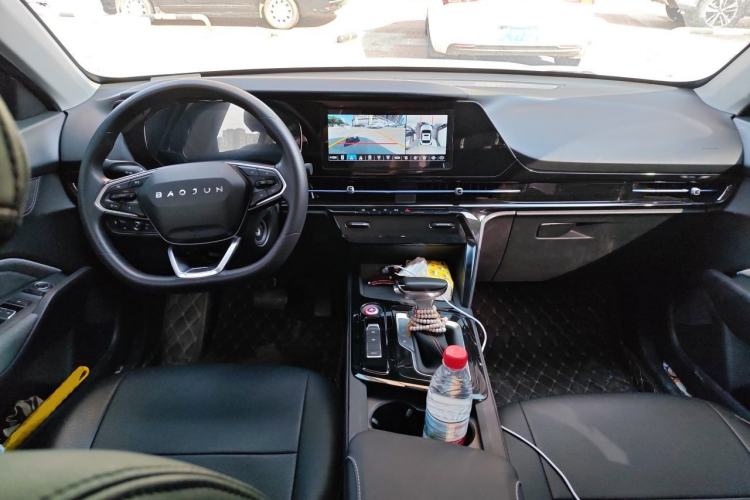 Used Baojun RC-6 2019 1.5T CVT Elite Version with 24-Hour Online Service Center Console