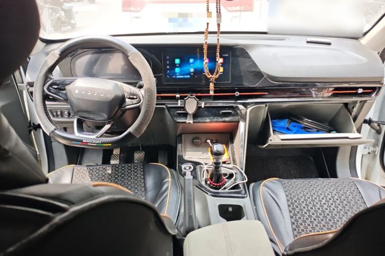 Used Baojun RC-6 2019 1.5T Manual 24-Hour Online Luxury Version Center Console