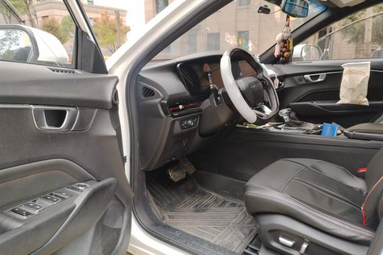 Used Baojun RC-6 2019 1.5T CVT 24-Hour Online Flagship Edition Driver Seat