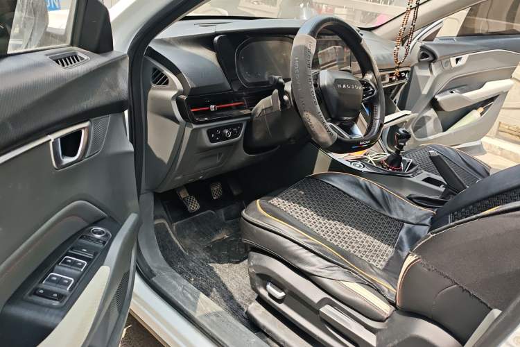 Used Baojun RC-6 2019 1.5T Manual 24-Hour Online Luxury Version Driver Seat