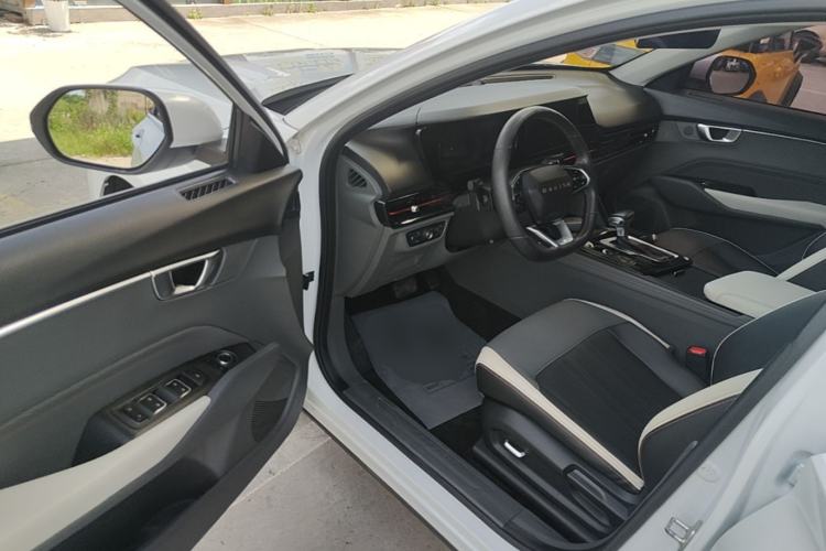 Used Baojun RC-6 2019 1.5T CVT 24-Hour Online Luxury Edition Driver Seat