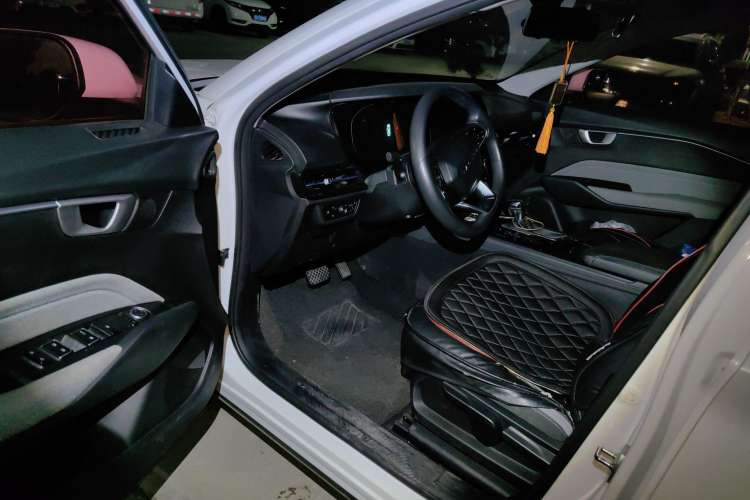 Used Baojun RC-6 2019 1.5T CVT Elite Version with 24-Hour Online Service Driver Seat