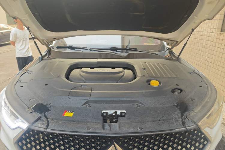 Used Baojun RC-6 2019 1.5T CVT 24-Hour Online Prestige Edition Engine Bay