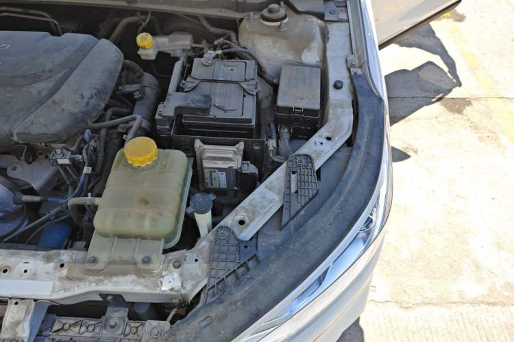 Used Baojun RC-6 2019 1.5T CVT 24-Hour Online Prestige Edition Engine Bay Left