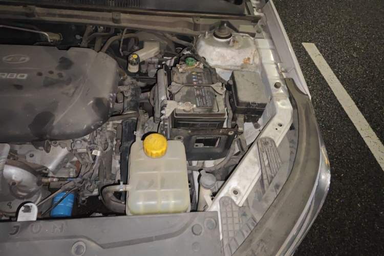 Used Baojun RC-6 2019 1.5T Manual Elite Version with 24-Hour Online Service Engine Bay Left