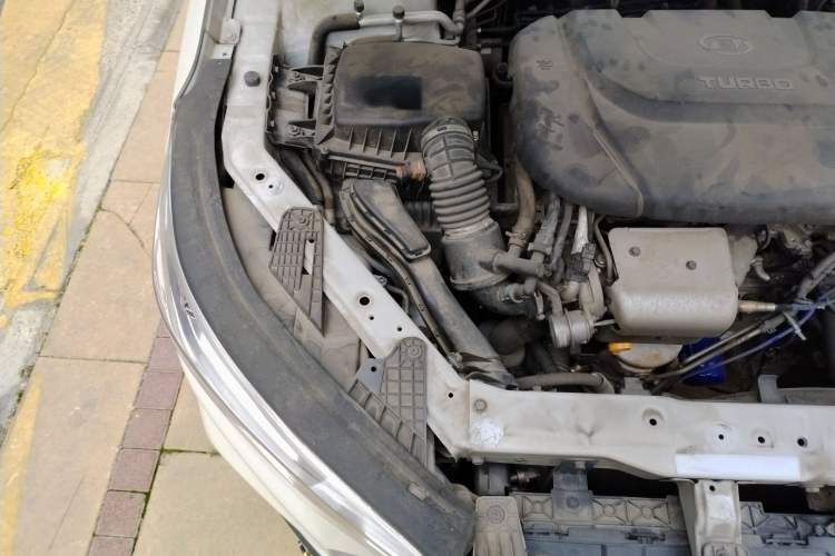 Used Baojun RC-6 2019 1.5T CVT 24-Hour Online Flagship Edition Engine Bay Right