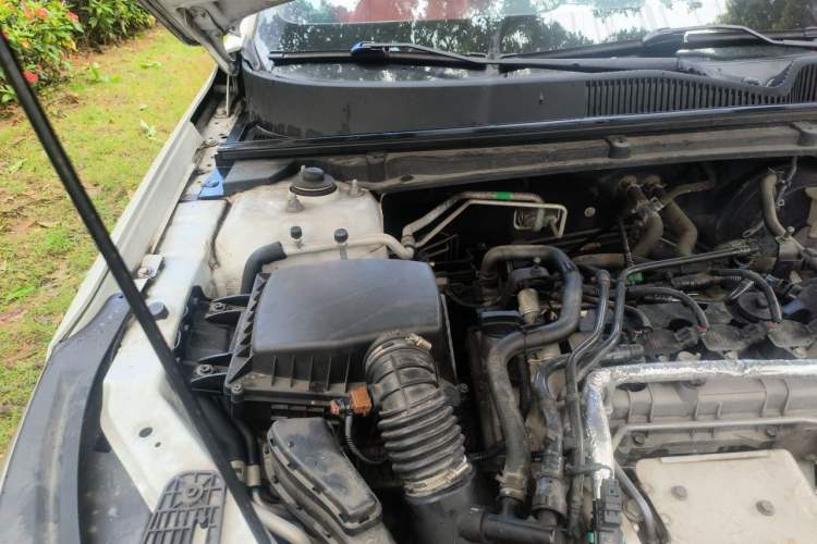 Used Baojun RC-6 2019 1.5T Manual Elite Version with 24-Hour Online Service Engine Bay Right
