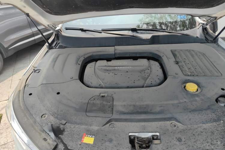 Used Baojun RC-6 2019 1.5T CVT 24-Hour Online Prestige Edition Engine Bay Right