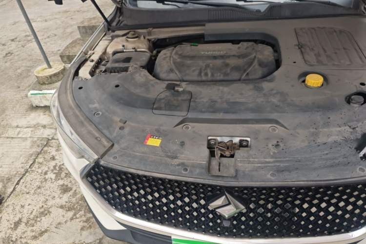 Used Baojun RC-6 2019 1.5T CVT 24-Hour Online Luxury Edition Engine Bay Right