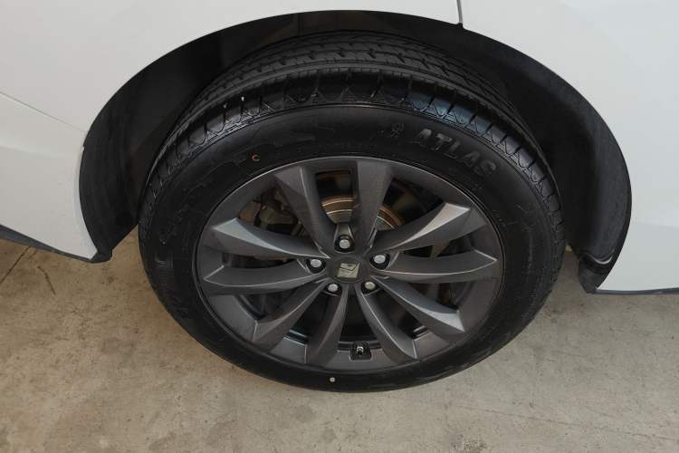 Used Baojun RC-6 2019 1.5T CVT Elite Version with 24-Hour Online Service Exterior 5