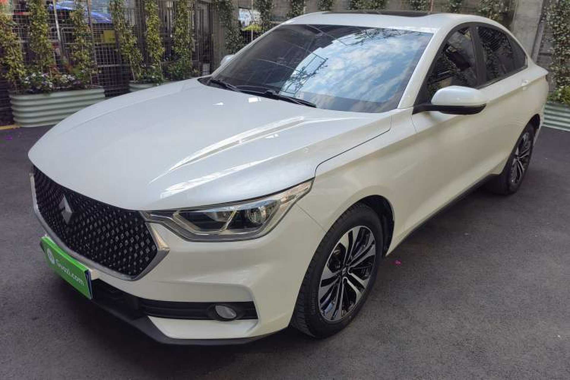 Used Baojun RC-6 2019 1.5T CVT 24-Hour Online Prestige Edition Front Left 45 Deg