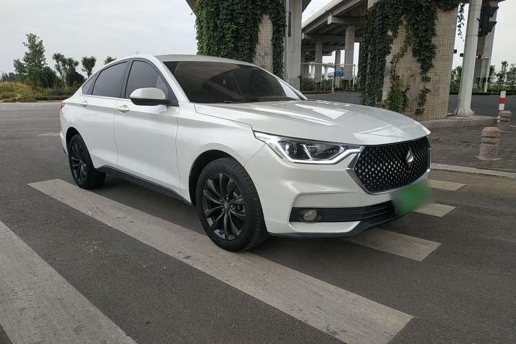 Used Baojun RC-6 2019 1.5T CVT 24-Hour Online Luxury Edition Front Right 45 Deg