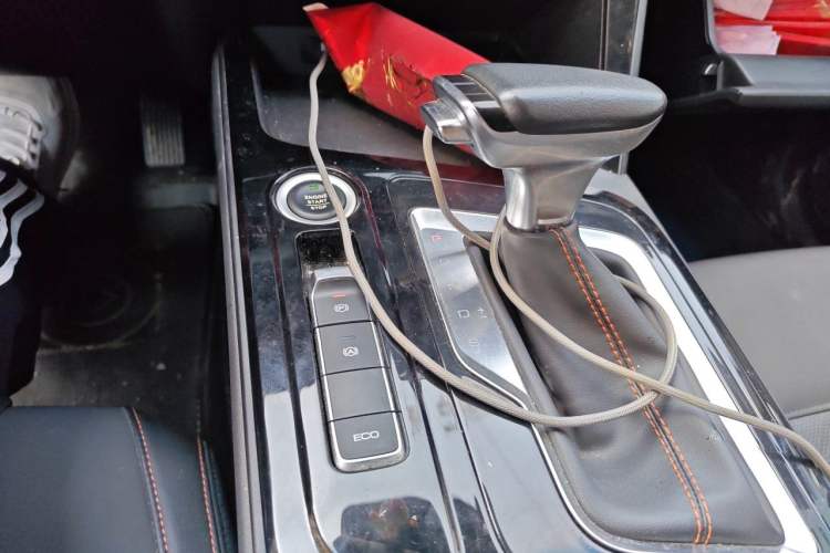 Used Baojun RC-6 2019 1.5T CVT 24-Hour Online Prestige Edition Gear Lever