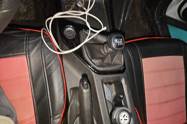 Used Baojun RC-6 2019 1.5T Manual Elite Version with 24-Hour Online Service Gear Lever