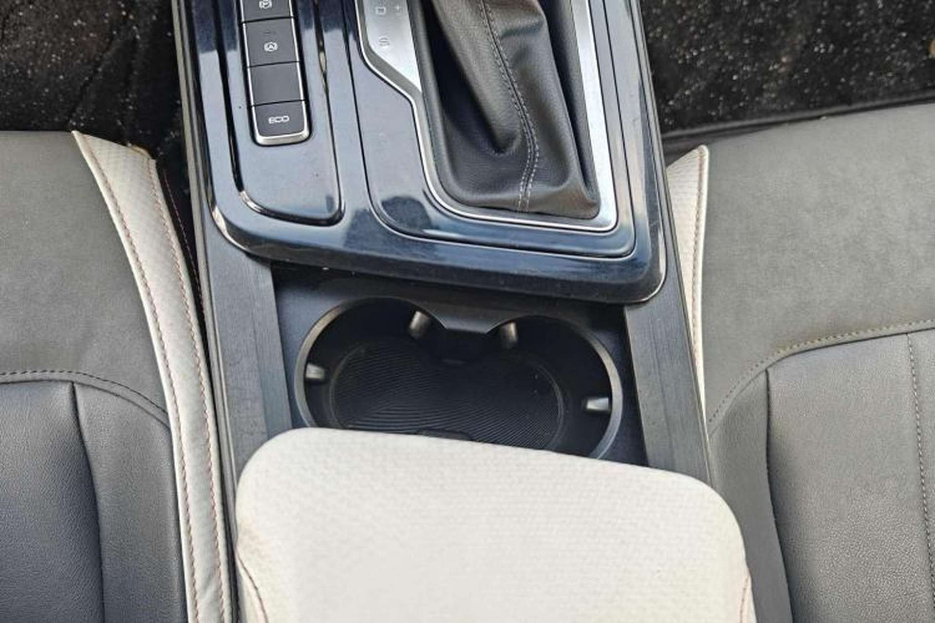 Used Baojun RC-6 2019 1.5T CVT 24-Hour Online Luxury Edition Gear Lever