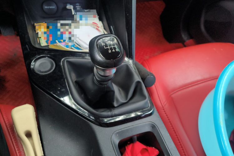 Used Baojun RC-6 2019 1.5T Manual Elite Version with 24-Hour Online Service Gear Lever