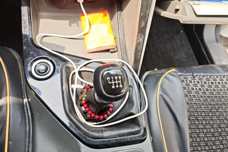 Used Baojun RC-6 2019 1.5T Manual 24-Hour Online Luxury Version Gear Lever