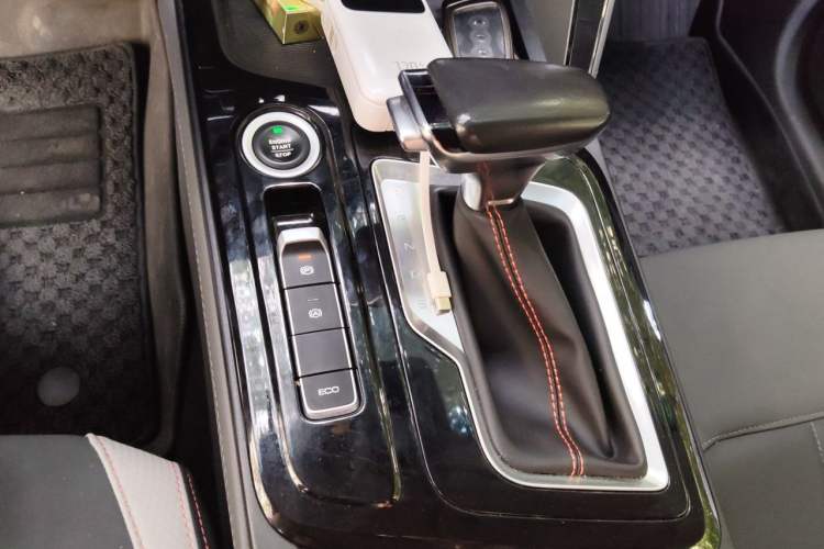 Used Baojun RC-6 2019 1.5T CVT 24-Hour Online Prestige Edition Gear Lever