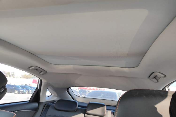 Used Baojun RC-6 2019 1.5T CVT 24-Hour Online Prestige Edition Headliner