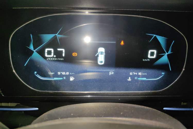 Used Baojun RC-6 2019 1.5T CVT Elite Version with 24-Hour Online Service Instrument Cluster