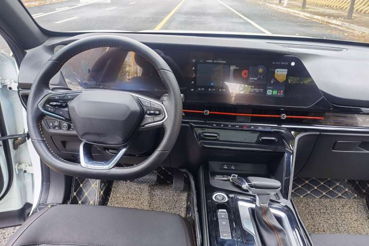 Used Baojun RC-6 2019 1.5T CVT 24-Hour Online Flagship Edition Interior 1