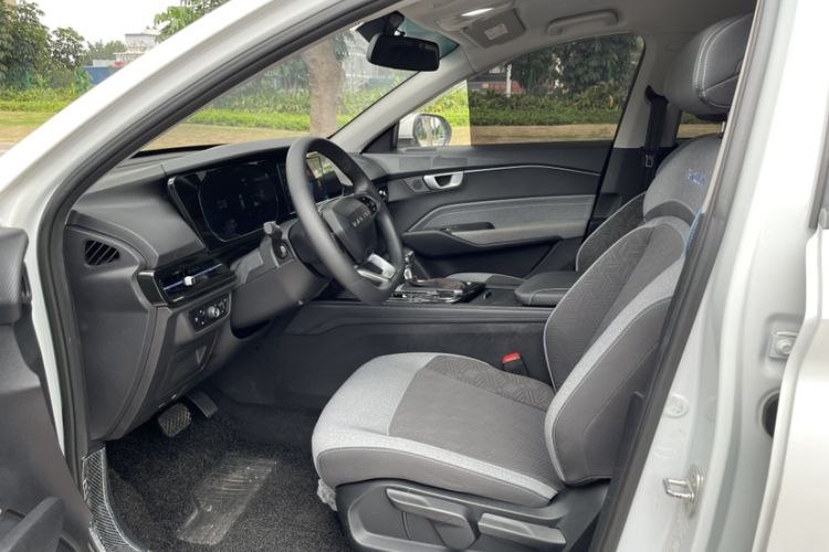 Used Baojun RC-6 2019 1.5T CVT Elite Version with 24-Hour Online Service Interior 1