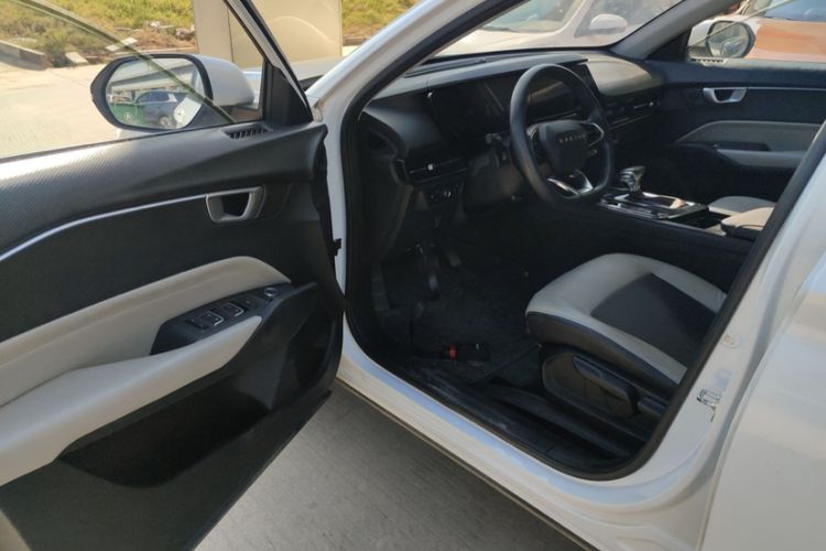 Used Baojun RC-6 2019 1.5T CVT Elite Version with 24-Hour Online Service Interior 2