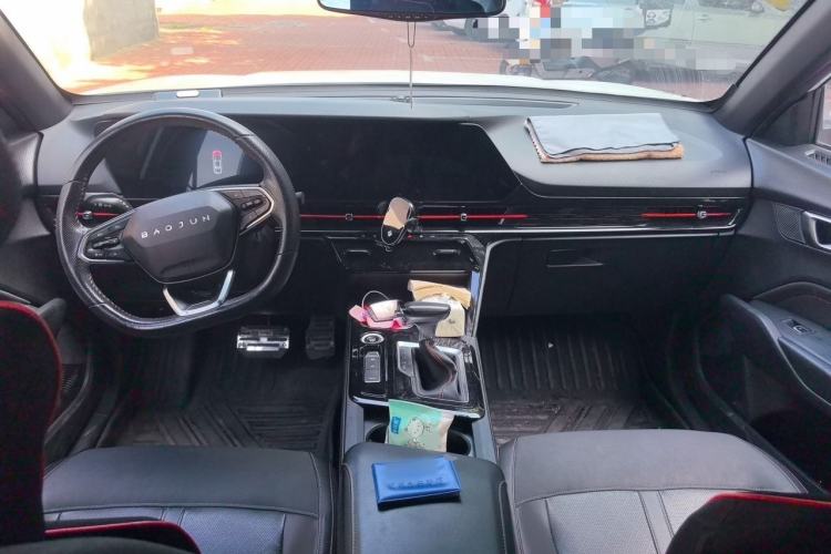 Used Baojun RC-6 2019 1.5T CVT 24-Hour Online Flagship Edition Interior 2