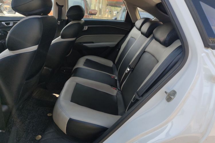 Used Baojun RC-6 2019 1.5T CVT Elite Version with 24-Hour Online Service Interior 3