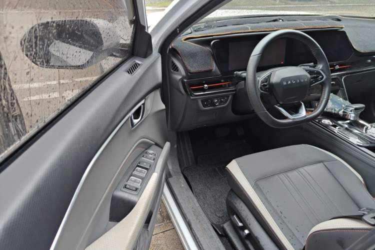 Used Baojun RC-6 2019 1.5T CVT 24-Hour Online Prestige Edition Interior 3