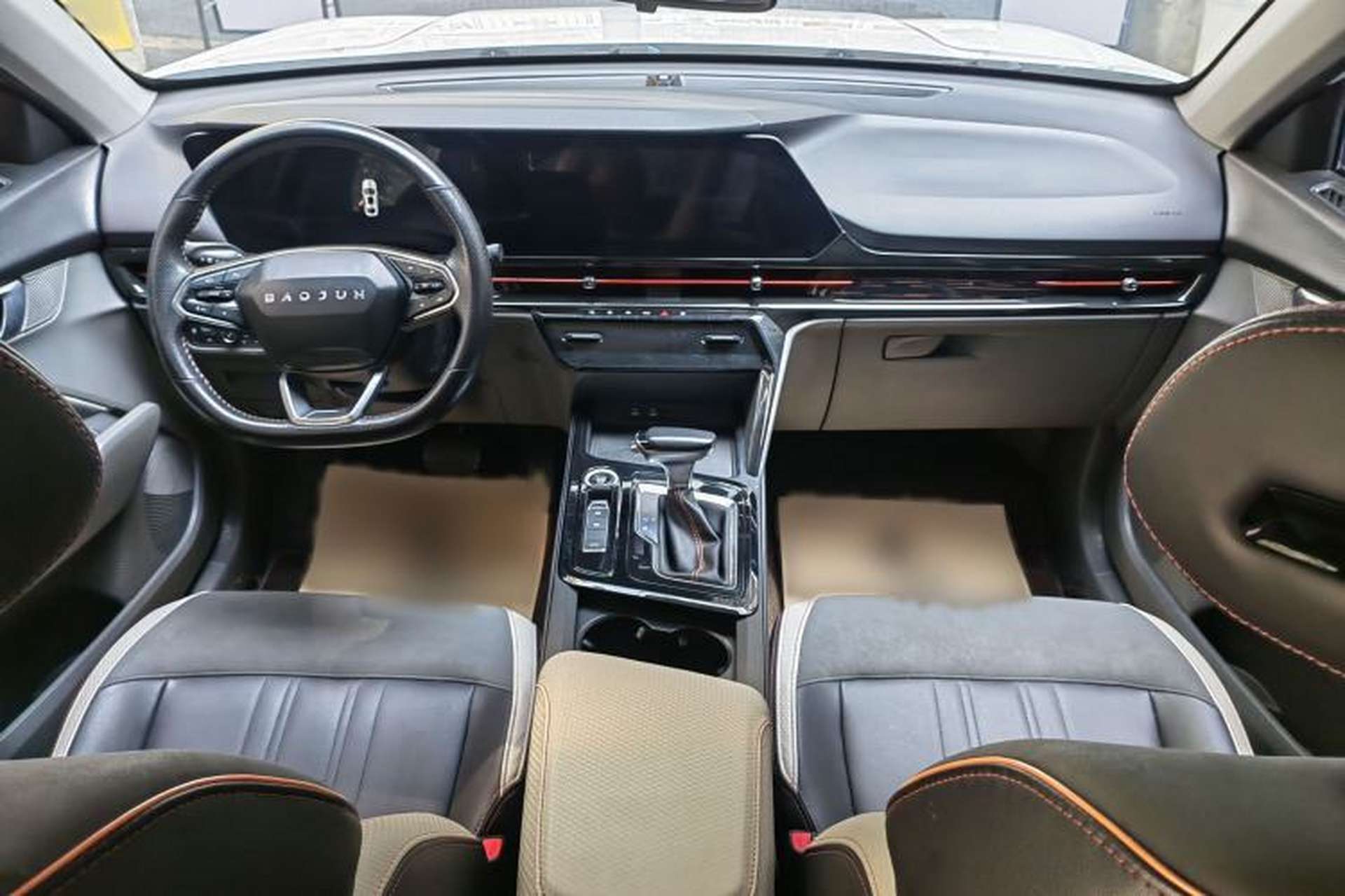 Used Baojun RC-6 2019 1.5T CVT 24-Hour Online Prestige Edition Interior 4