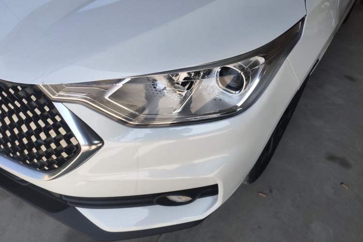 Used Baojun RC-6 2019 1.5T CVT Elite Version with 24-Hour Online Service Left Front Headlight