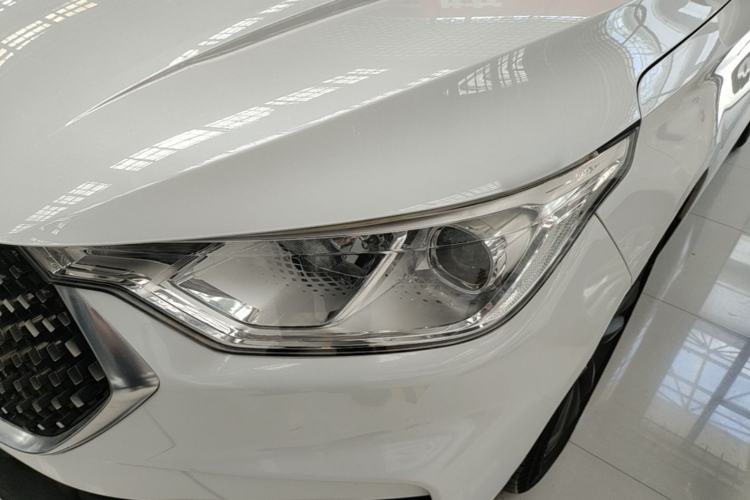 Used Baojun RC-6 2019 1.5T CVT Elite Version with 24-Hour Online Service Left Front Headlight