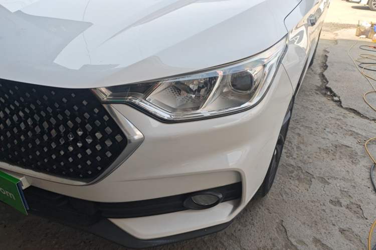Used Baojun RC-6 2019 1.5T CVT Elite Version with 24-Hour Online Service Left Front Headlight