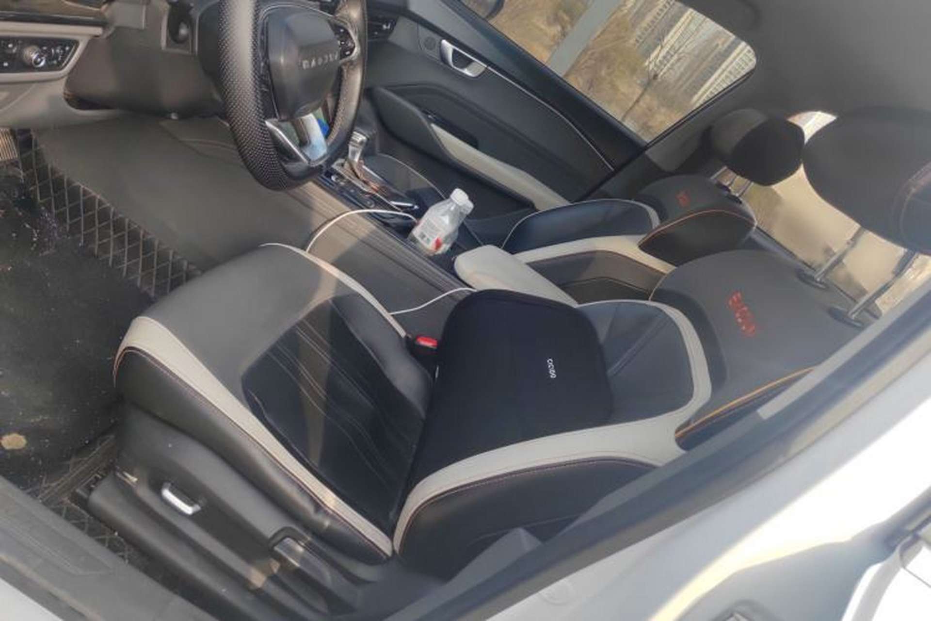 Used Baojun RC-6 2019 1.5T CVT 24-Hour Online Luxury Edition Left Front Seat