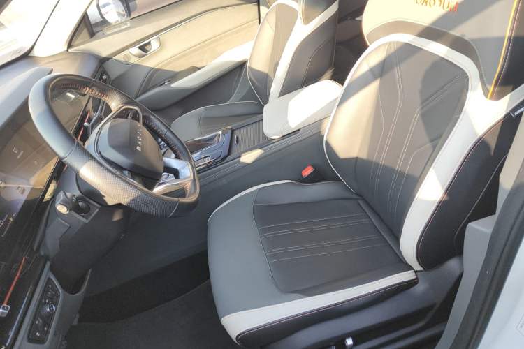 Used Baojun RC-6 2019 1.5T CVT 24-Hour Online Prestige Edition Left Front Seat