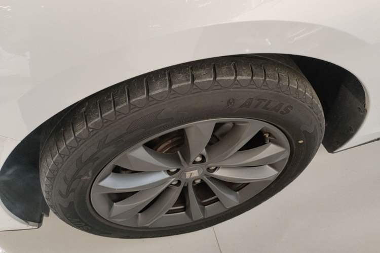 Used Baojun RC-6 2019 1.5T CVT Elite Version with 24-Hour Online Service Left Front Wheel Hub