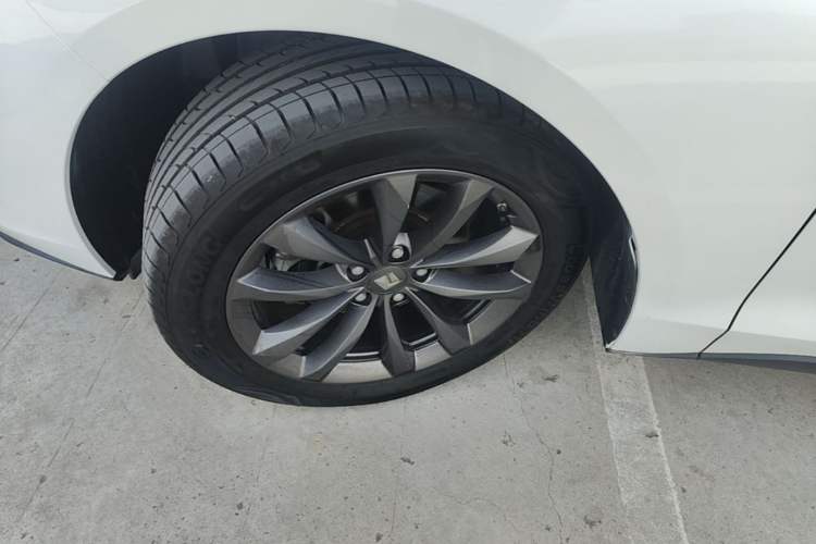 Used Baojun RC-6 2019 1.5T CVT 24-Hour Online Luxury Edition Left Front Wheel Hub