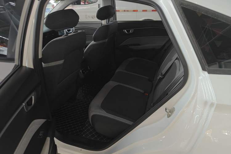 Used Baojun RC-6 2019 1.5T CVT Elite Version with 24-Hour Online Service Left Rear Seat