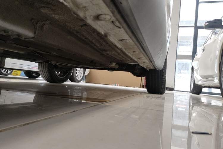 Used Baojun RC-6 2019 1.5T CVT Elite Version with 24-Hour Online Service Left Side Sill