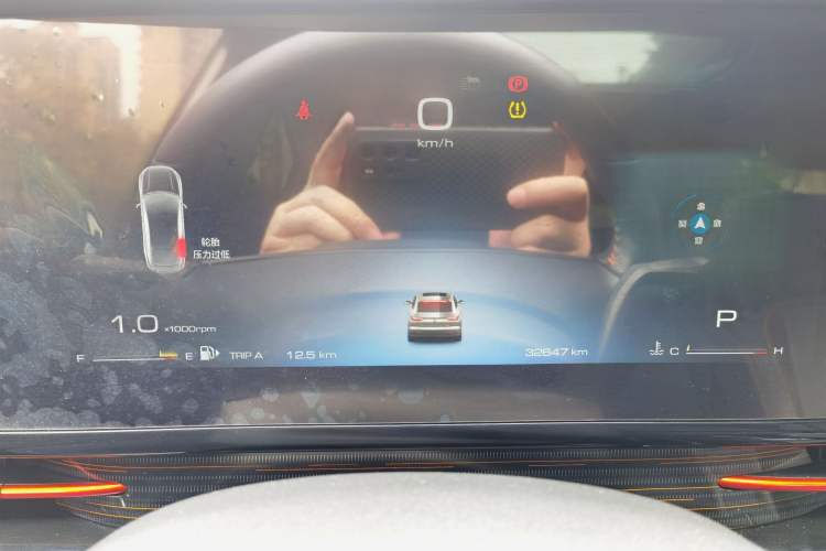 Used Baojun RC-6 2019 1.5T CVT 24-Hour Online Flagship Edition Odometer Close Up
