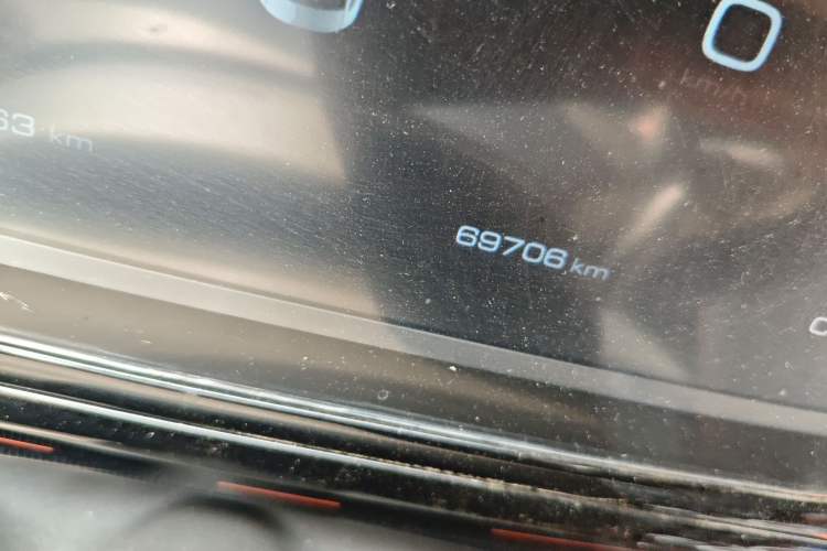 Used Baojun RC-6 2019 1.5T Manual 24-Hour Online Luxury Version Odometer Close Up