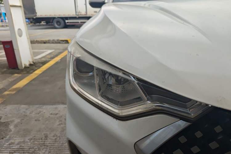 Used Baojun RC-6 2019 1.5T CVT Elite Version with 24-Hour Online Service Right Front Headlight